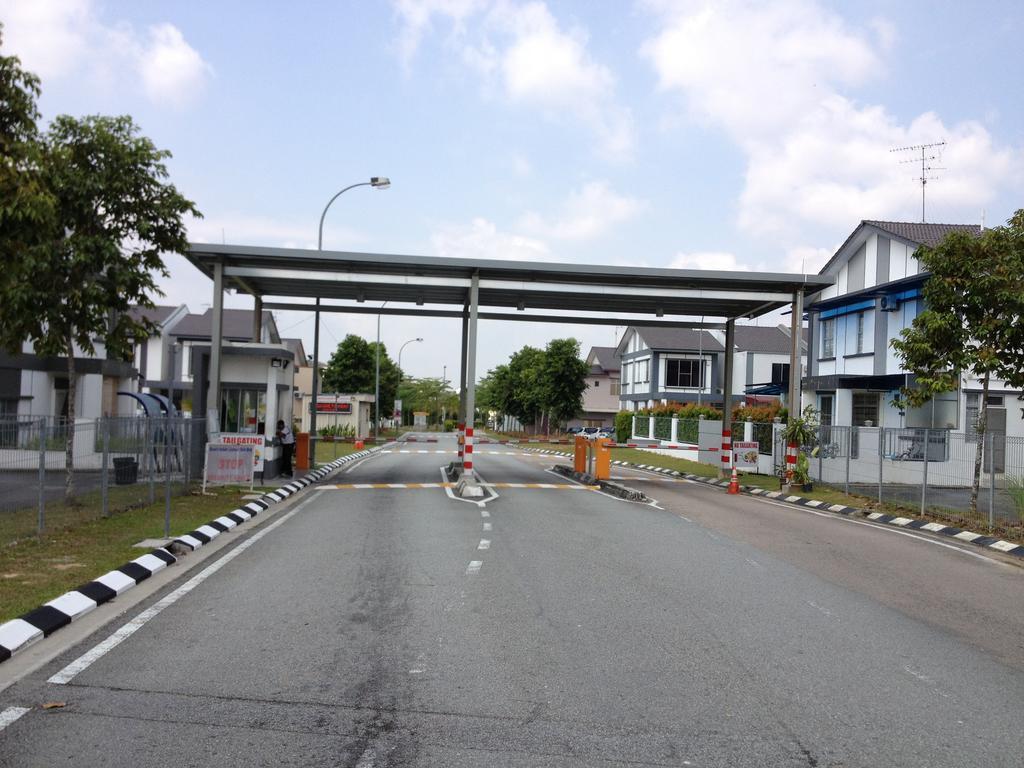 Comfort Holiday Home @ Bukit Indah Johor Bahru Luaran gambar